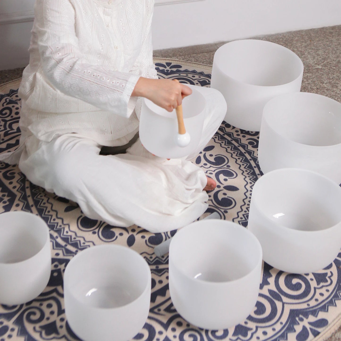 Crystal Singing Bowls Chakra Set of 7 with Carrying Cases for Yoga Medication Sound Healing for Deep Relaxation 7"-12"